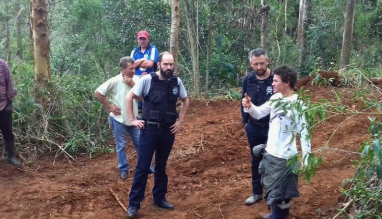 Um agricultor foi encontrado assassinado na tarde desta quarta-feira (29), no distrito de Mulugu, na zona rural de Sanharó, no Agreste de Pernambuco.