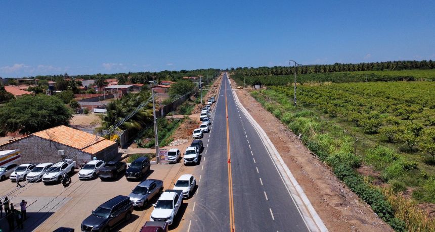 Em Petrolina, governadora Raquel Lyra entrega importante rodovia em área do perímetro irrigado