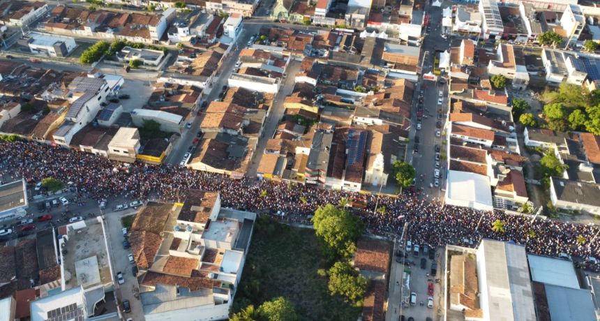 Prestigiada por Vice-Governadora e pela Deputada Débora Almeida, festa religiosa em São Bento do Una atraiu milhares de fiéis
