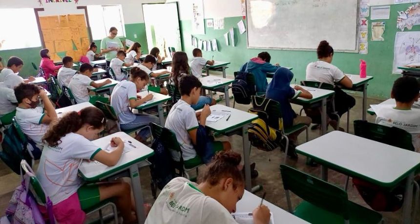 Governo Gilvandro Estrela atualiza piso salarial dos professores efetivos
