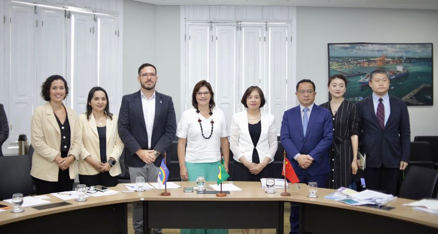 Vice-governadora Priscila Krause recebe nova Cônsul-geral da China no Estado e representantes da província de Sichuan para debater retomada de parcerias com Pernambuco