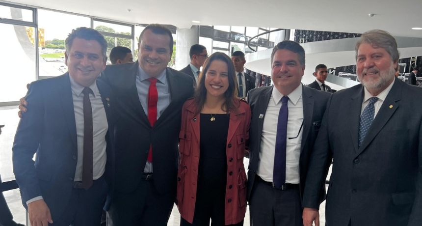 Ao lado do presidente Lula, governadora Raquel Lyra comemora a instalação de seis novos Institutos Federais em Pernambuco