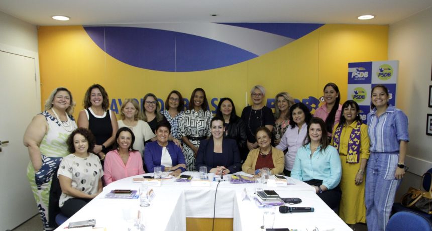 “Juntas, discutimos estratégias para fortalecer a participação da mulher na política” disse Débora Almeida após Reunião da Executiva Nacional do PSDB Mulher, em Brasília