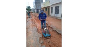 Compesa realiza obra de substituição da rede de abastecimento da rua Garanhuns, em Belo Jardim