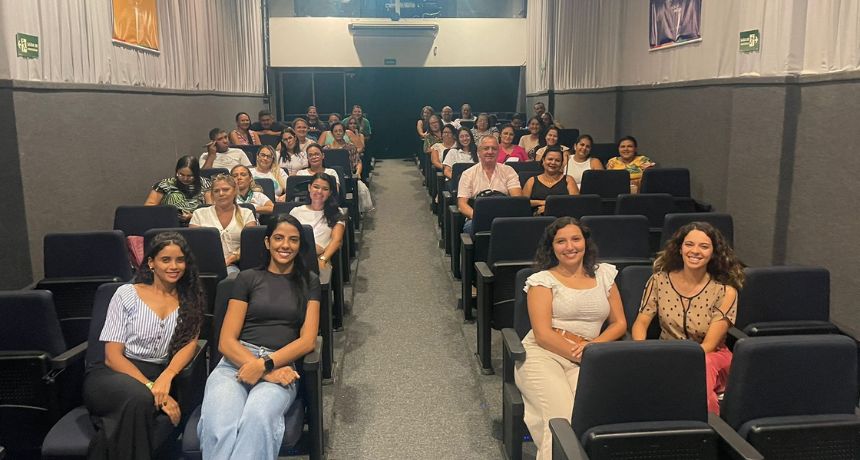 Gestores e nutricionistas da rede municipal de ensino de Belo Jardim participam de formação sobre a Merenda Escolar