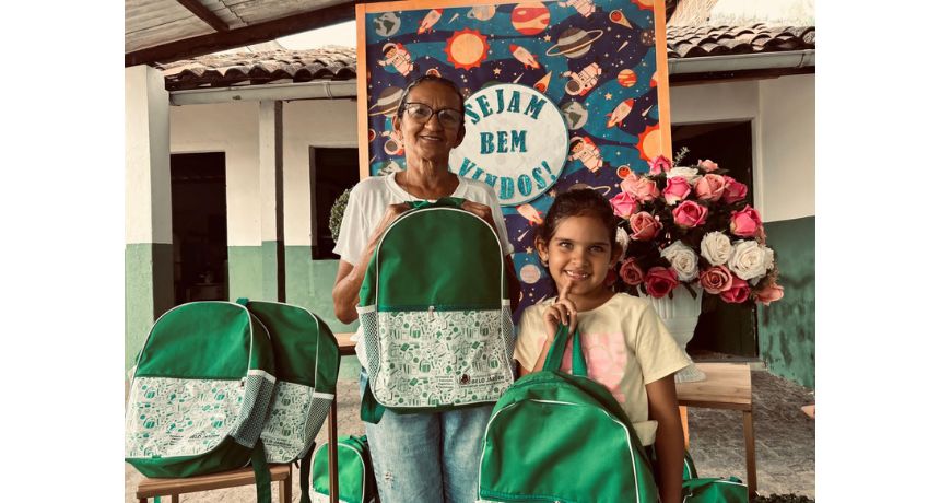 Prefeitura de Belo Jardim entrega mais de 10 mil kits escolares para alunos da rede municipal de ensino