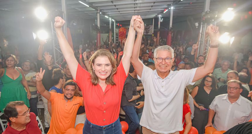 Em Jaboatão Marília arrasta multidão em apoio a pré-candidatura de Elias Gomes a prefeito