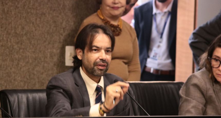Diogo Moraes dá parecer favorável para criação do Programa de Desenvolvimento do Polo de Confecções