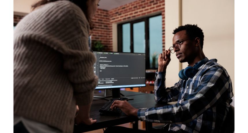 Moura, em parceria com a Oracle, promove 150 vagas para curso online gratuito de Tecnologia e Programação