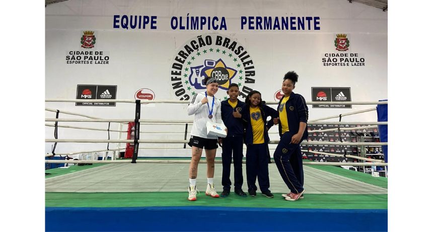 Crianças da LBV homenageiam Seleção Brasileira de Boxe