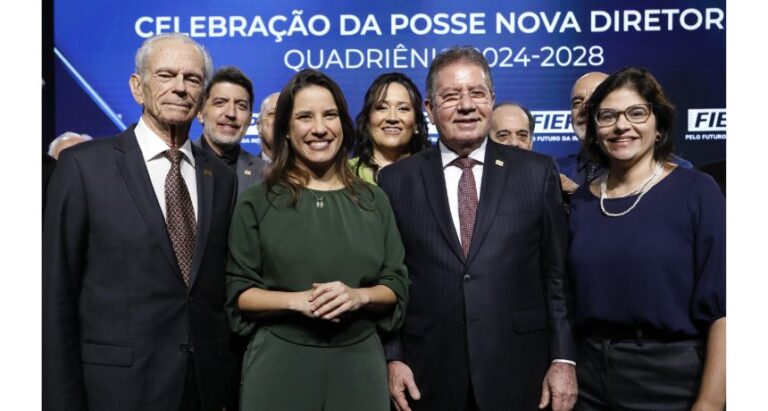 No Recife, governadora Raquel Lyra prestigia posse de Bruno Veloso como presidente da Federação das Indústrias de Pernambuco