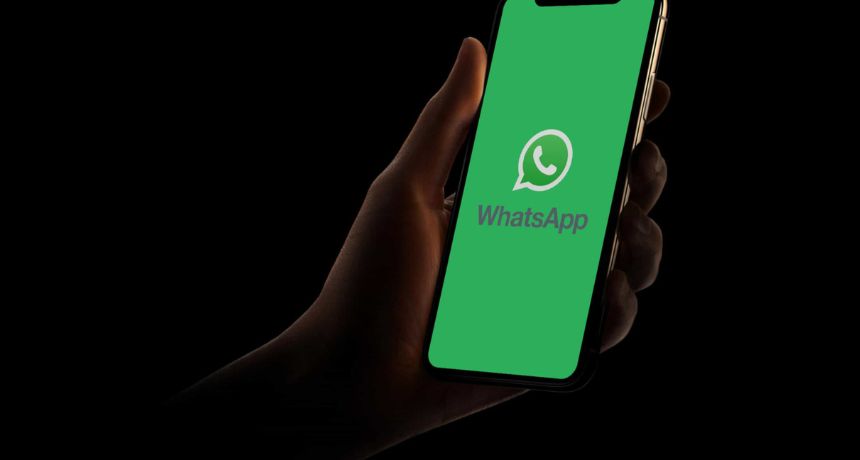 Adiada lei que permite ‘fuxicar’ WhatsApp em busca de conteúdos ilegais