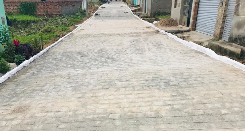 Prefeitura Municipal de Belo Jardim entrega novas ruas calçadas no bairro Cohab III