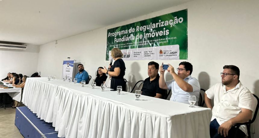 Prefeitura Municipal de Belo Jardim realiza segunda etapa das entrega das escrituras do Frei Damião