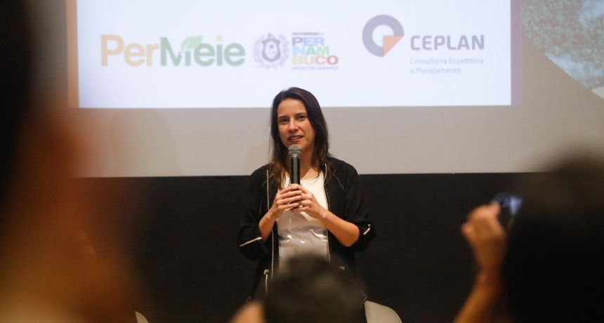 Governadora Raquel Lyra entrega plano de ação com guia prático para a transição sustentável em Pernambuco