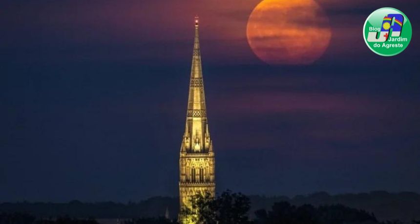 Superlua azul acontece na segunda (19); entenda o que é e como vê-la