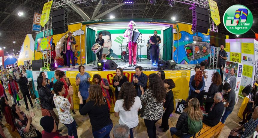 Mayana Neiva, Chambinho do Acordeon, Del Feliz e Maciel Melo são presenças confirmadas no Espaço Cordel e Repente da 27ª Bienal