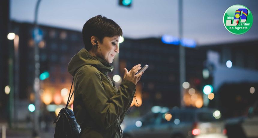 Celular sem bateria? Veja as opções que deve desativar