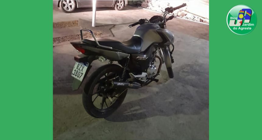 Embriagado e sem CNH: motociclista bate em viatura da PM durante fuga em Sanharó