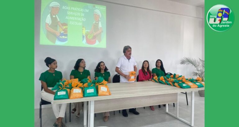 Prefeitura de Belo Jardim inicia entrega de kits de EPIs para merendeiras da rede municipal