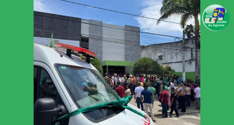 Prefeitura de Belo Jardim entrega primeira ambulância-UTI do município