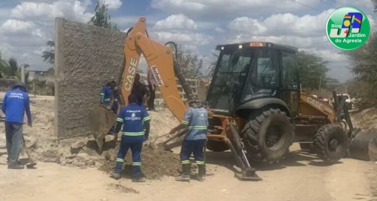 Operação da Compesa retira 162 ligações clandestinas em Riacho das Almas