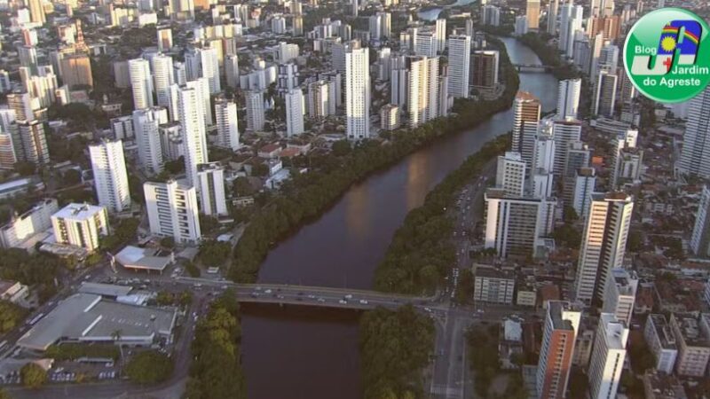 Relatório aponta degradação das águas do Rio Capibaribe: saneamento básico é desafio que envolve debate sobre privatização da Compesa
