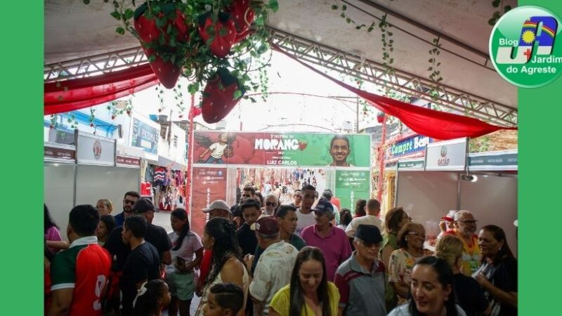 Feira Cultural Luiz Carlos foi destaque no 3º Festival do Morango