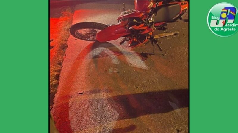 Homem morre após colisão entre moto e caminhão na PE-180, em São Bento do Una