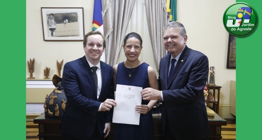 Governadora Raquel Lyra anuncia Carlos Gil Rodrigues Filho como novo desembargador do TJPE