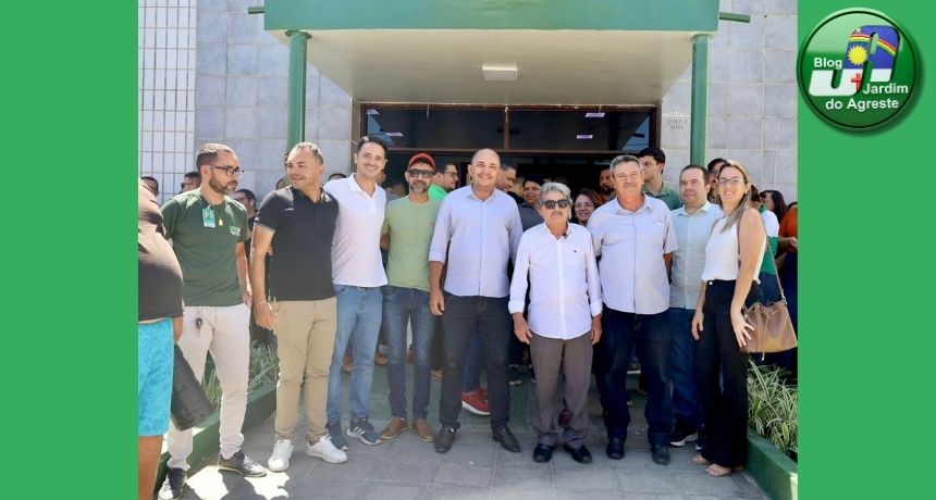 Prefeitura de Belo Jardim entrega ambulâncias para a Vila Raiz e o TFD; veículo de R$ 138 mil atenderá pacientes acamados