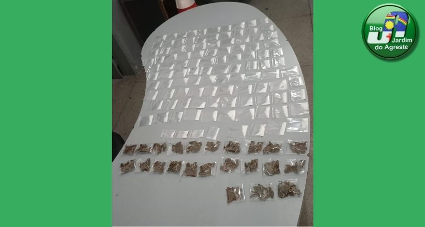 Polícia apreende drogas em residência de mulher já presa por tráfico em São Caitano