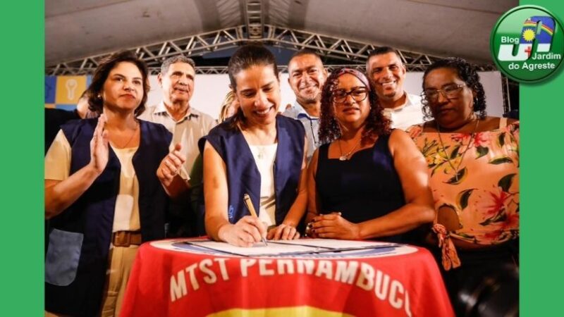 Em agenda com movimentos sociais, governadora Raquel Lyra assina contratos para construção de quatro habitacionais para 492 famílias
