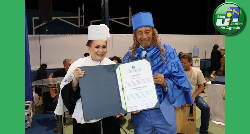 Assisão recebeu diploma de doutor honoris causa pela UFRPE