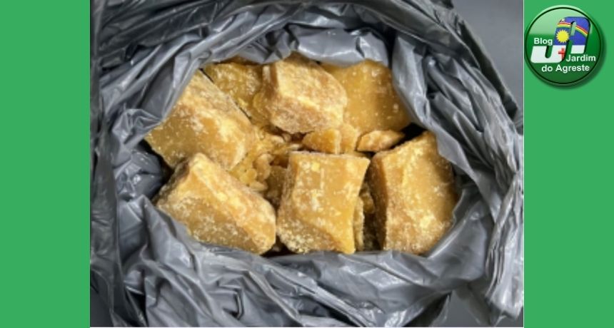 Polícia Militar apreende droga em imóvel abandonado no bairro Euno Andrade