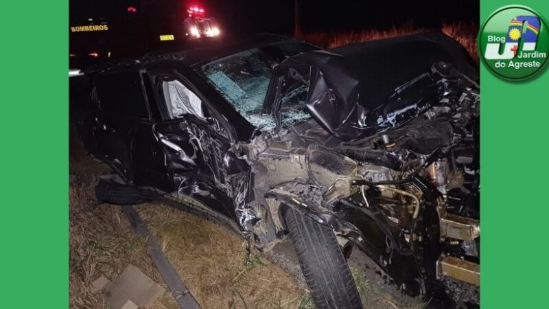 Pombos: Caminhão descontrolado atinge quatro veículos e deixa seis feridos na BR-232