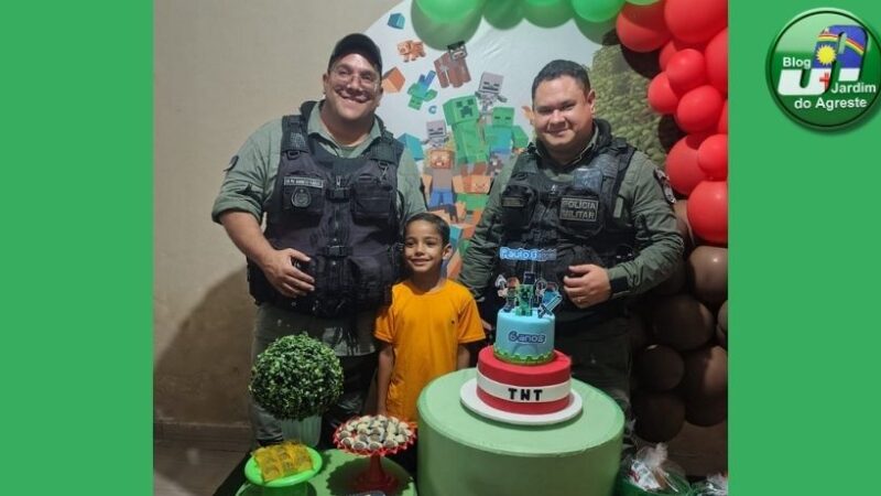 PM do 15º BPM atende convite e marca presença em aniversário infantil em São Bento do Una