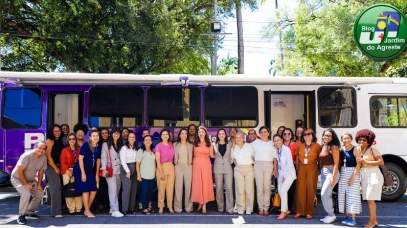 Governadora Raquel Lyra entrega primeira Unidade Móvel de Atendimento às Mulheres em Situação de Violência