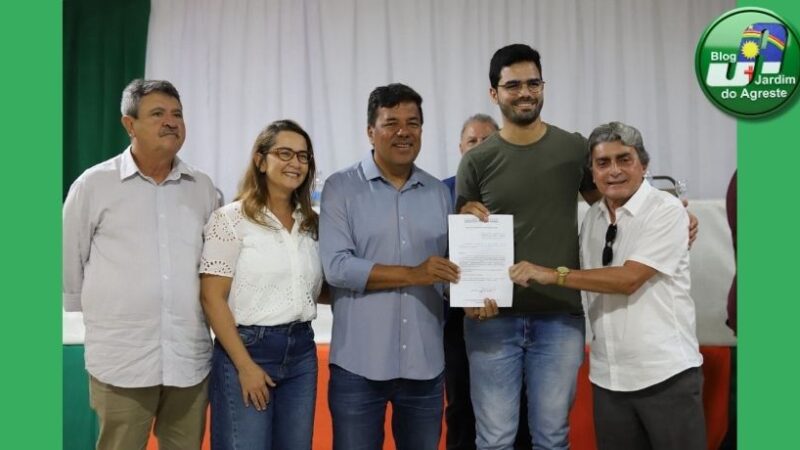 Prefeitura de Belo Jardim empossa 69 profissionais aprovados no Concurso Público da Educação