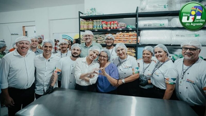 Em Santa Cruz do Capibaribe, governadora Raquel Lyra entrega a segunda Cozinha Comunitária do município e 256ª do Estado